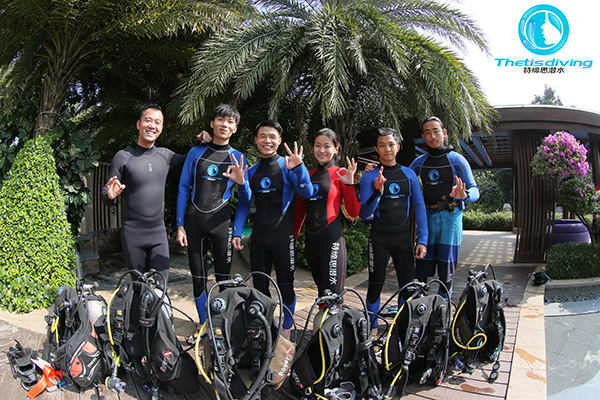 12/12正式上線(xiàn)！PADI 最新課程【休閑潛水員Resort Diver】 丨 一天拿證，潛遍全球